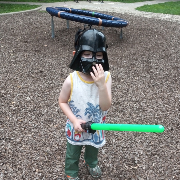 Meet your Posher, Kira - Picture 3 of 3